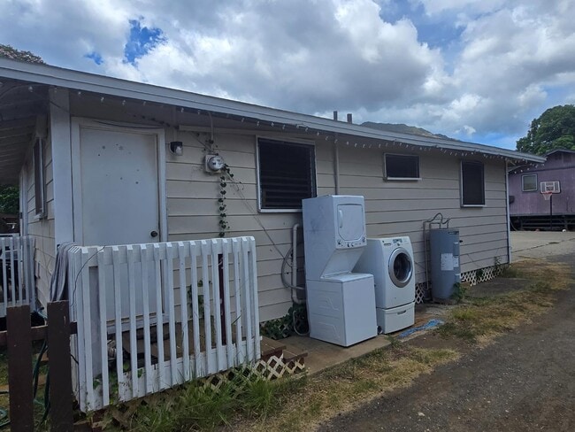 Building Photo - 84-956 Hanalei St - Unit B