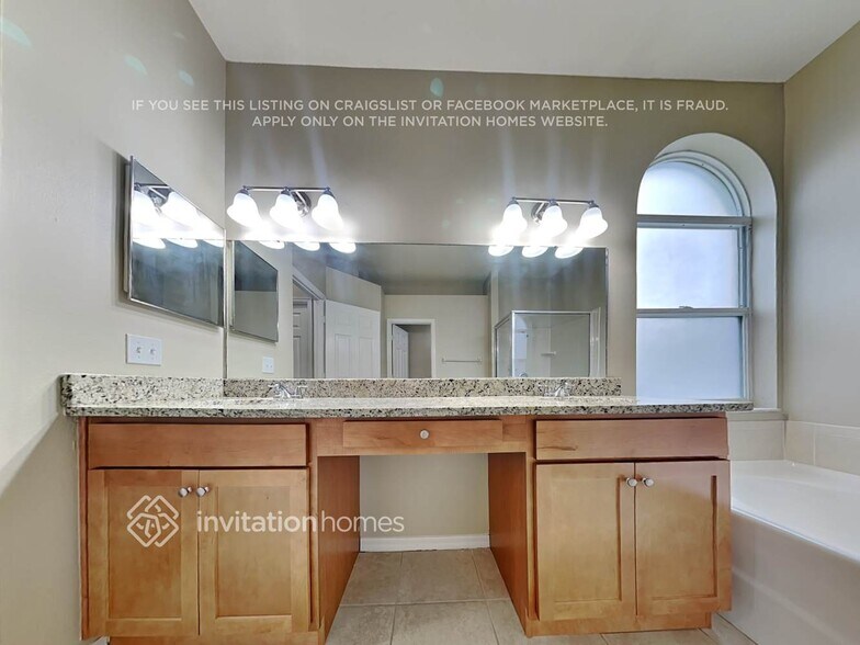 Building Photo - 4626 Carroway Dr