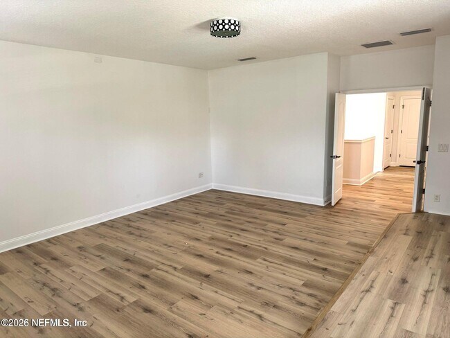 Building Photo - 9902 Windwater Ct