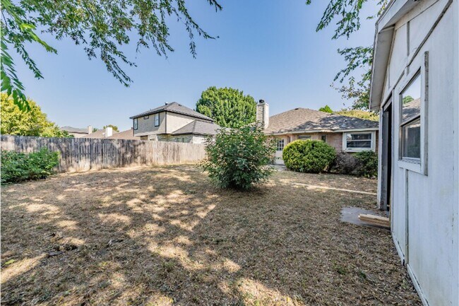 Building Photo - 1740 Cedar Tree Dr