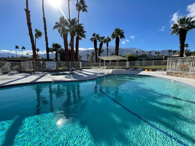 Building Photo - 837 N Calle De Pinos