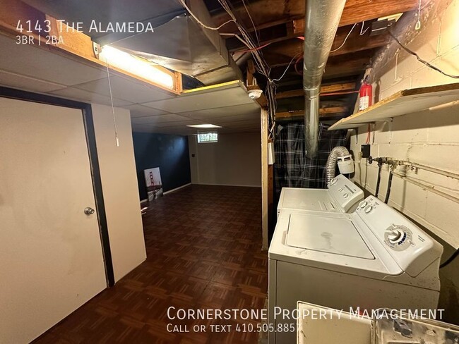 Building Photo - 3 Bed 1.5 Bath | $1500  | 4143 The Alameda...