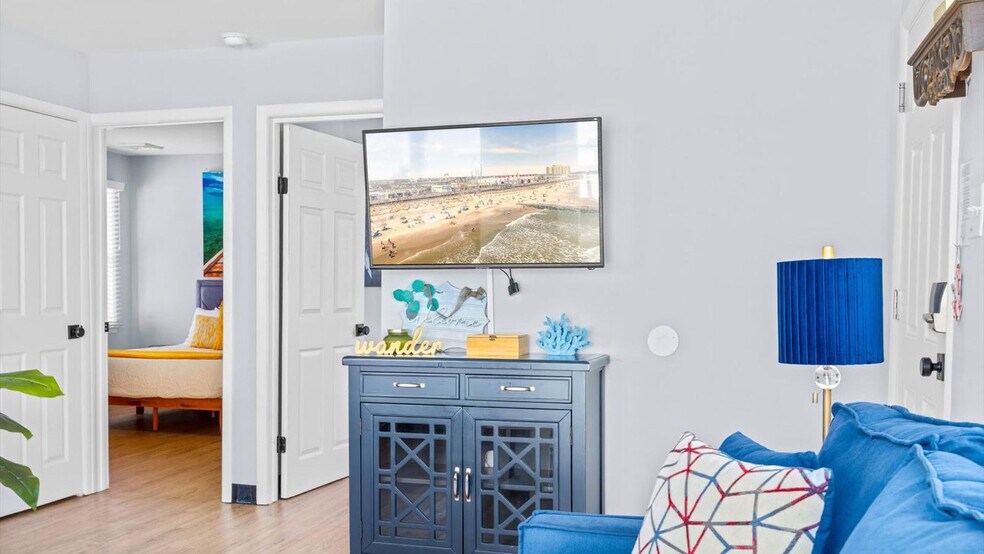 Building Photo - 714 West Ave