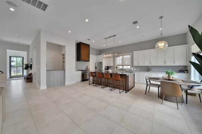 Building Photo - 1510 Johanna Dr