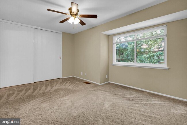 Building Photo - 2665 Glengyle Dr