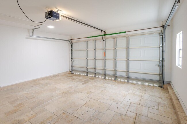 Building Photo - 23157 Bentley Pl