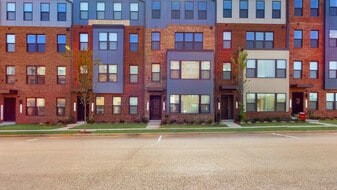 Building Photo - 43801 Middleway Ter