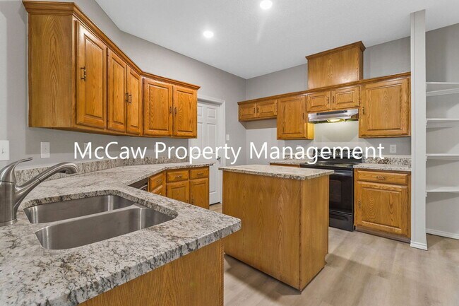 Building Photo - 1214 Mission St