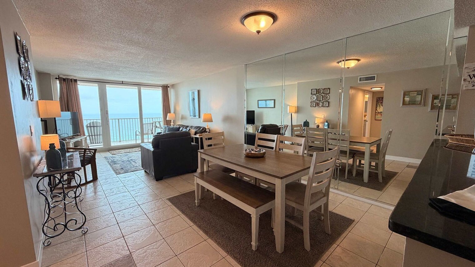 Building Photo - 7205 Thomas Dr