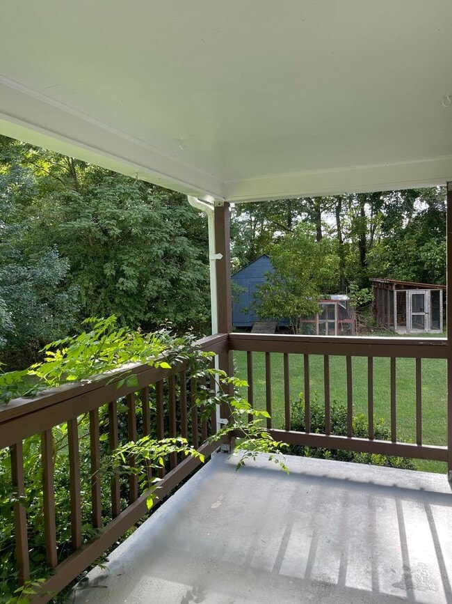 Building Photo - Quaint Country Cottage On Large Lot Near Downtown Blacksburg