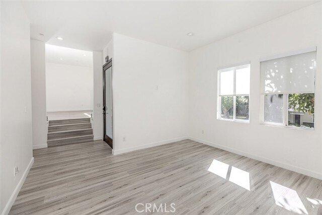 Building Photo - 1039 E Santa Anita Ave