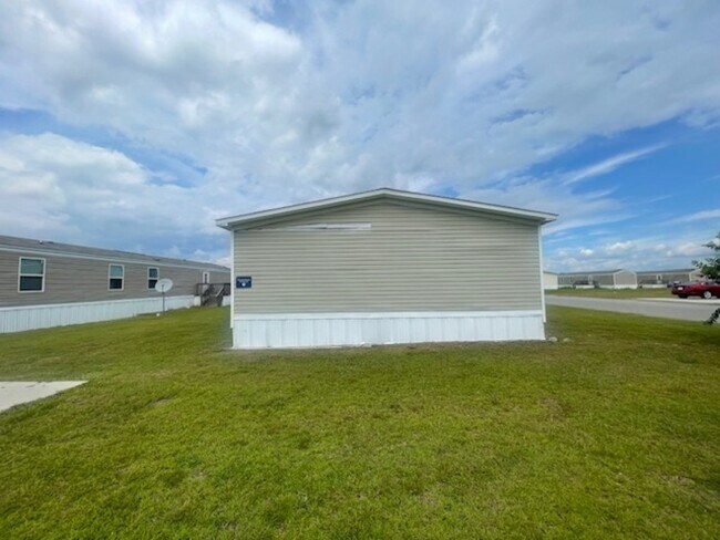 Building Photo - 521 Milan Ave