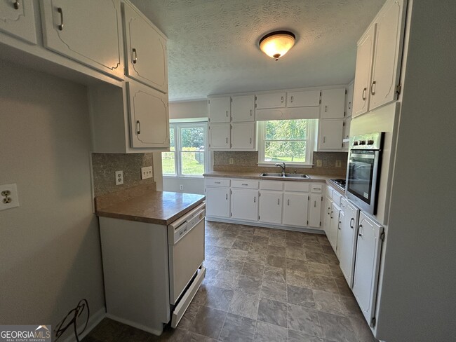 Building Photo - 488 Dogwood Trail