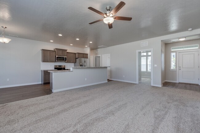Building Photo - 2099 N Waterbrook Way