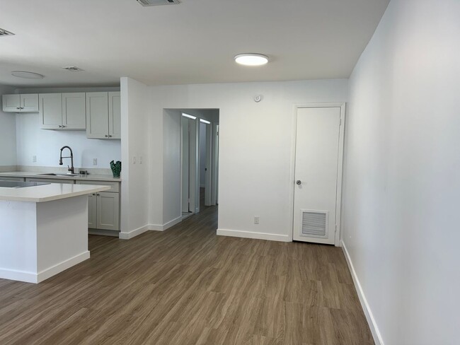 Building Photo - Newly Remodeled 2 Bedrooms - Ask About Our...