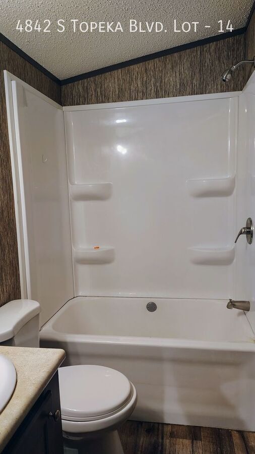 Building Photo - 4842 SW Topeka Blvd