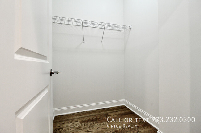 Building Photo - Fulton Market Condo-Quality 3 bedroom 2 ba...