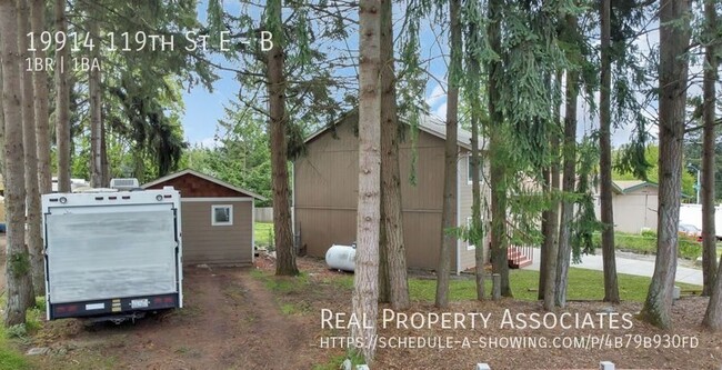 Building Photo - Cozy One Bedroom Detached Home in the Hear...