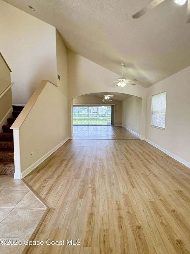 Building Photo - 791 Sunset Lakes Dr