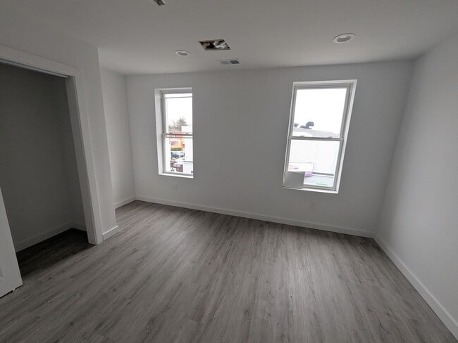 Building Photo - 6614 Rising Sun Ave