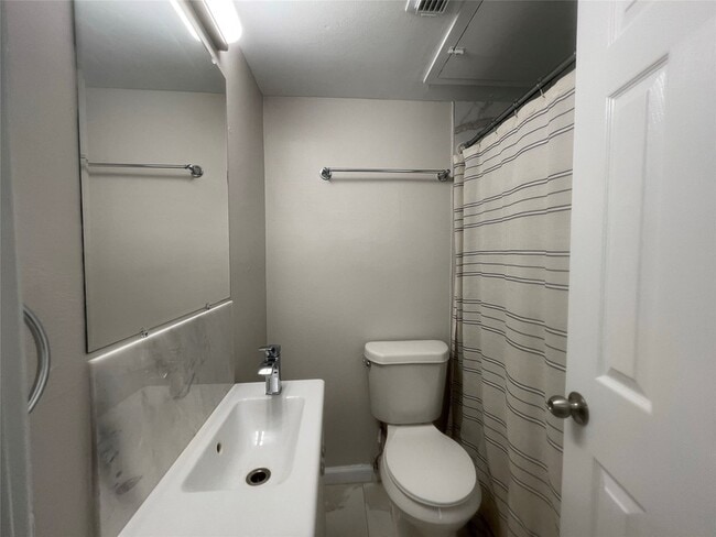 Building Photo - 1502 Heights Blvd