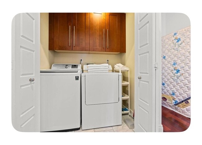 Building Photo - 1410 Encino Ave