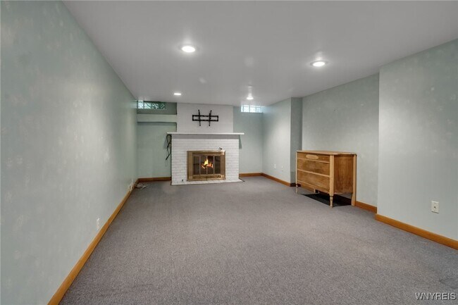 Building Photo - 704 Starin Ave