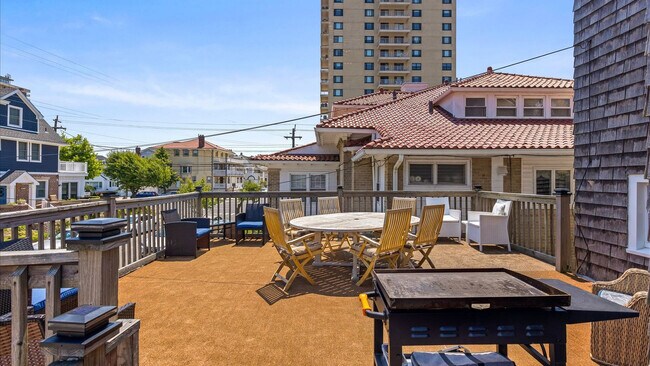 Building Photo - 27 S Oakland Ave