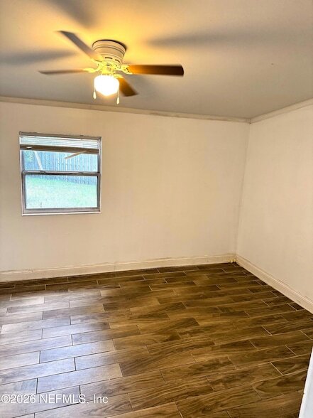 Building Photo - 2856 Beachwood Blvd