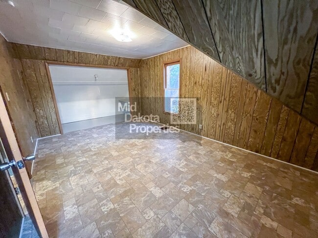 Building Photo - 413 N Iowa- 2 bedroom, 2 bathroom house