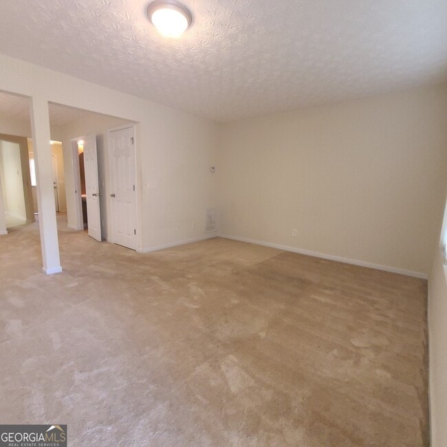 Building Photo - 2103 Grove Way