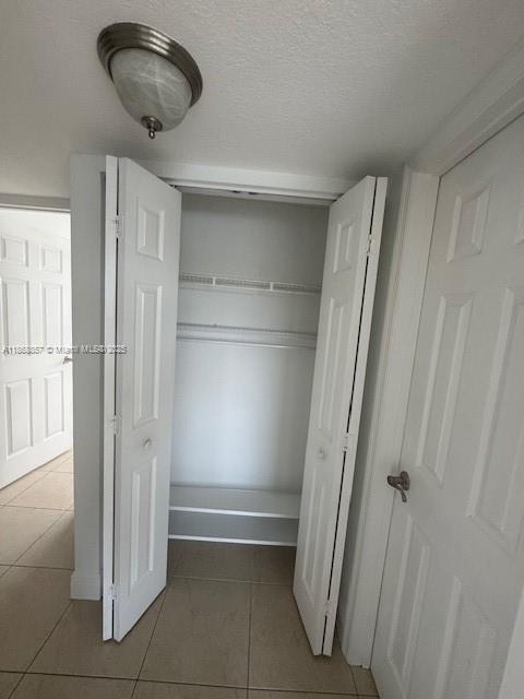 Building Photo - 9351 Fontainebleau Blvd
