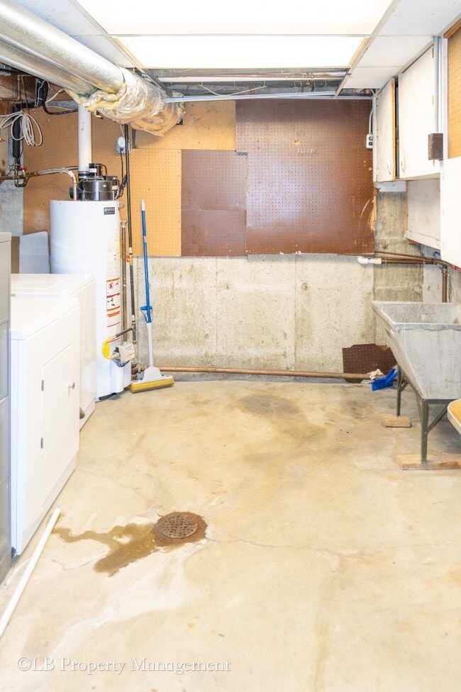 Building Photo - 1303 Lipan Dr