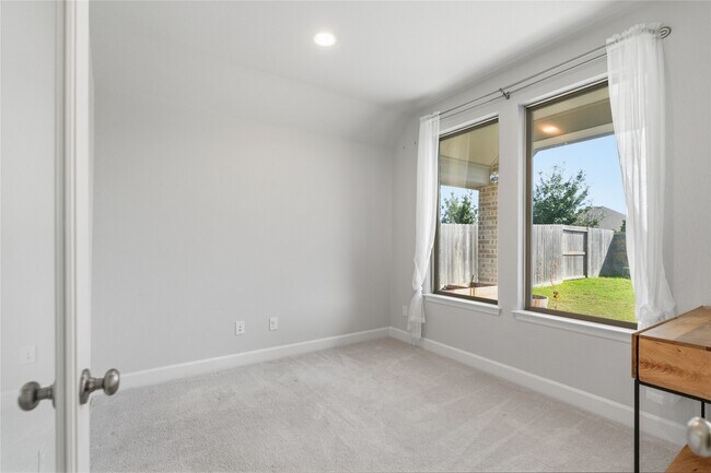 Building Photo - 29427 Mesquite Oaks Dr