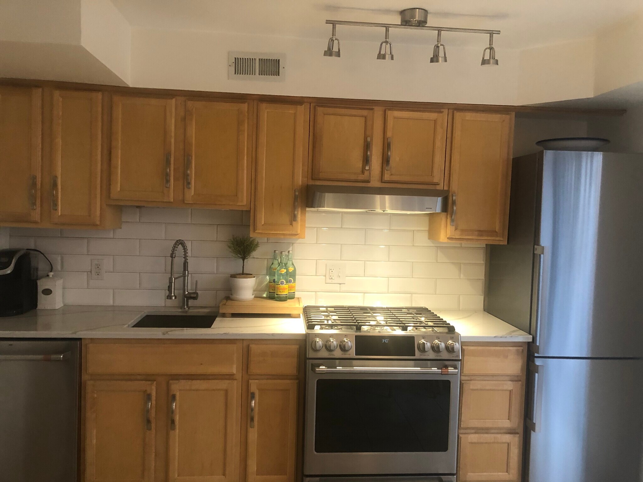Kitchen - 330 Pemberton St