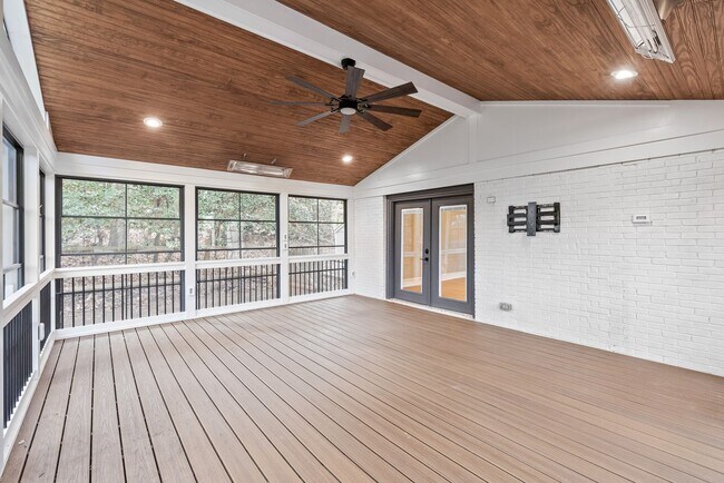 Building Photo - 3800 Terrebonne Ct