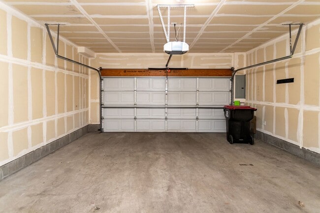 Building Photo - Modern 2-Bed, 2.5-Bath Townhouse in Desirable Norwood Neighborhood!