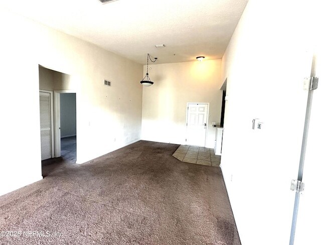 Building Photo - 8201 Green Parrot Rd