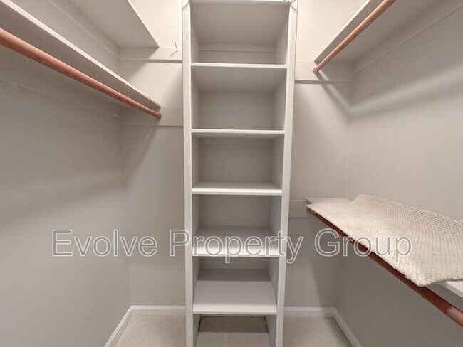 Building Photo - 822 Summer Bay Dr