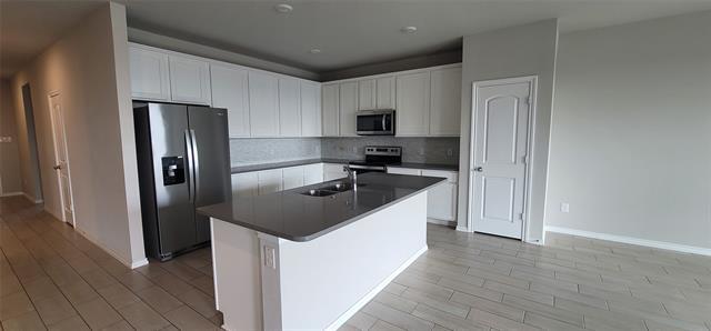 Building Photo - 933 Ravenwood Ln