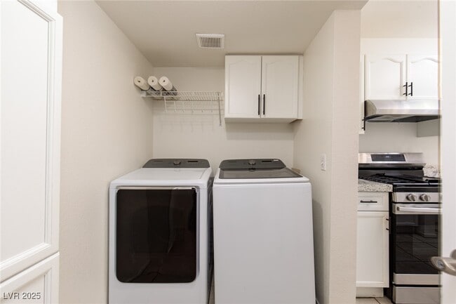 Building Photo - 8440 Indigo Sky Ave