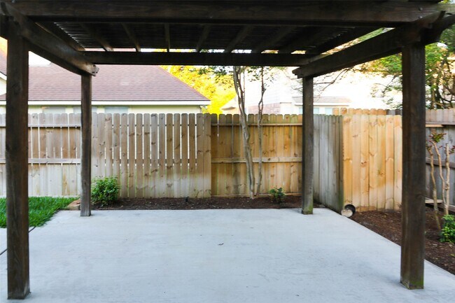 Building Photo - 18611 Peralta Hill Ln