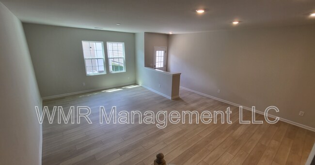 Building Photo - 15612 Country House St