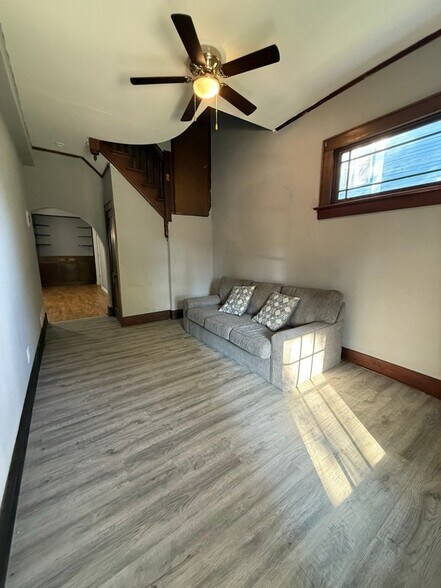 Building Photo - 412 N Church St