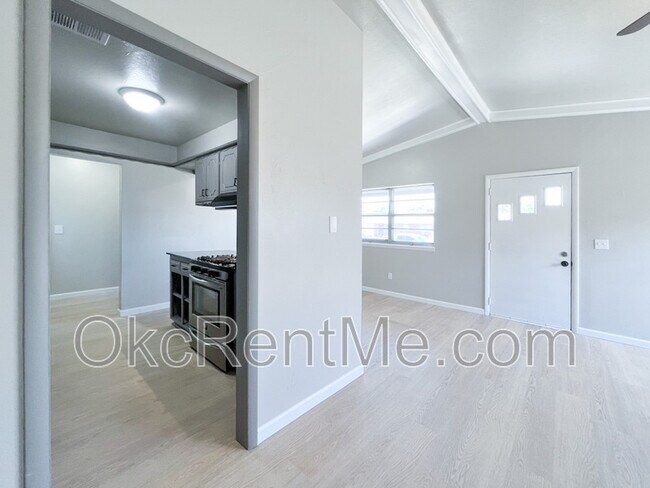 Building Photo - 1428 SW 62nd St