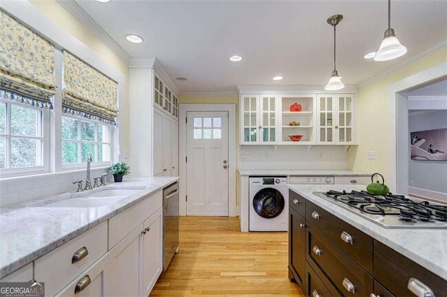 Building Photo - 1987 Knight Ct SE