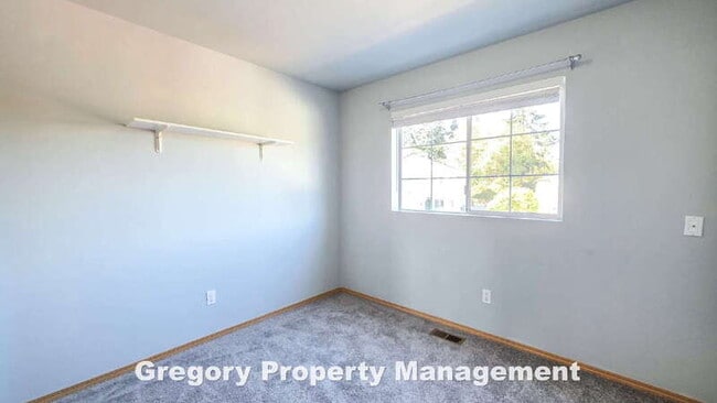 Building Photo - 7 60th Pl SE
