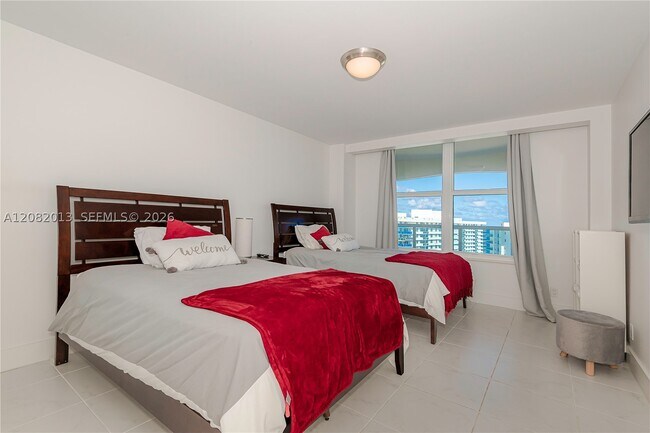 Building Photo - 3800 S Ocean Dr