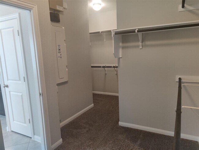 Building Photo - 3332 Lauren Nicole Ln