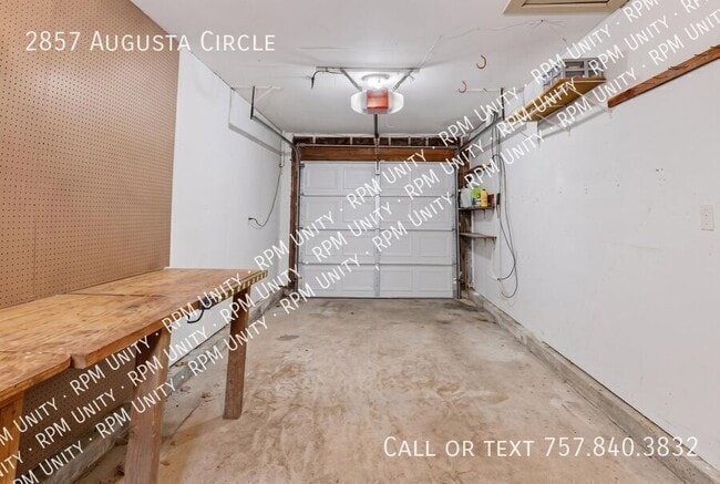 Building Photo - 2857 Augusta Cir